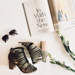 Army green heels 👠 💚